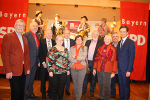 OB Joachim Wolbergs (Mitte) undLandrat Florian Töpper (rechts) mit Mitgliedern der SPD-Kreistagsfraktion (v.l.n.r.): Hartmut Bräuer, Erich Servatius, Peter Pfister, Helga Fleischer, Doris Schneider, Hans Fischer, Ruth von Truchseß und Rudolf Müller